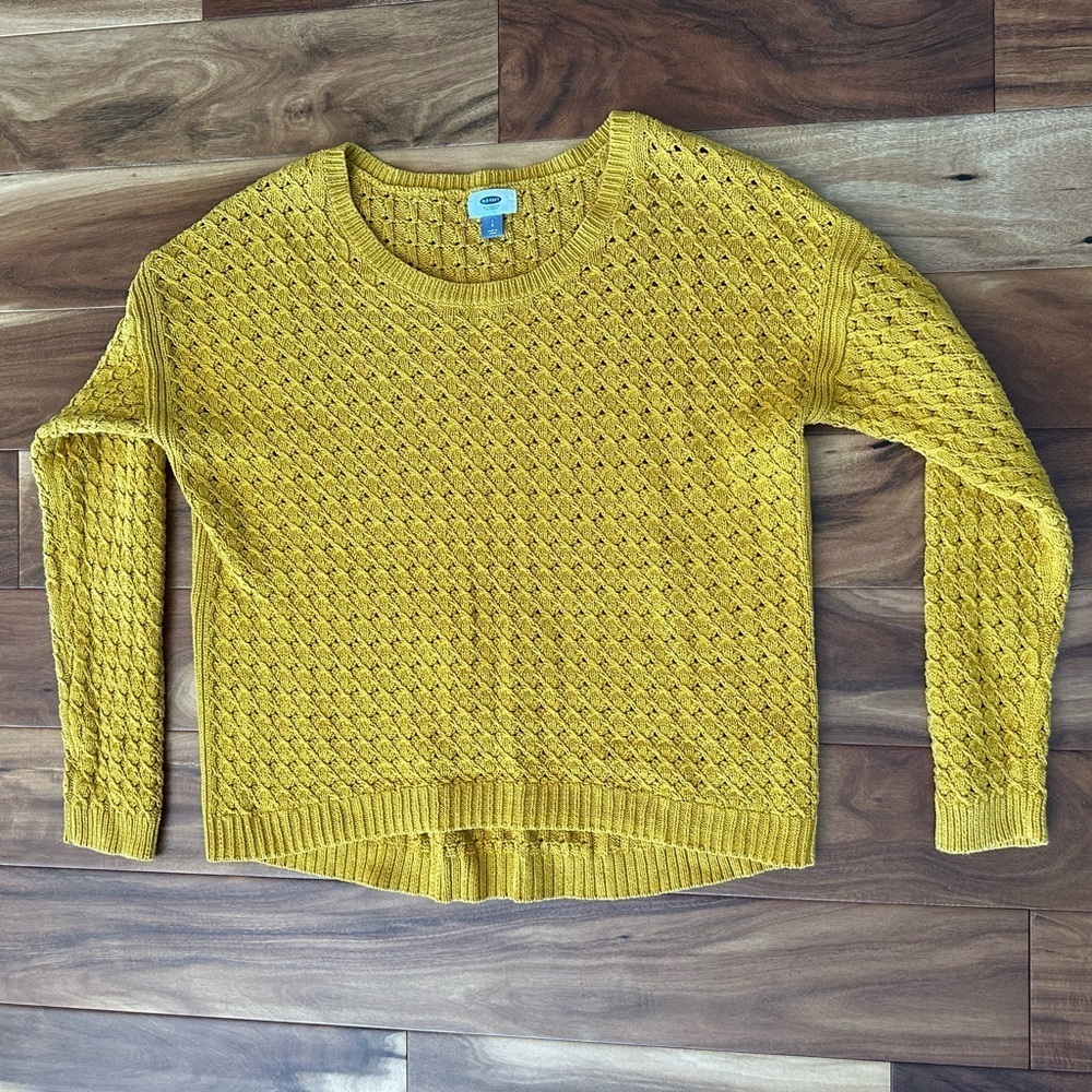 Old Navy Yellow Knit Sweater size Large